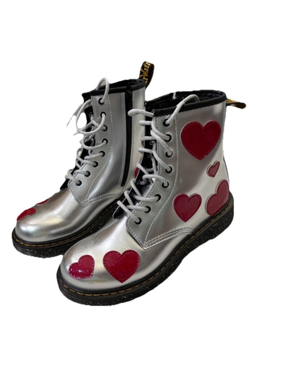 Dr Martens 1460 Junior Boots In Metallic Silver Patent Finish Red Hearts Size 6W - Picture 1 of 14